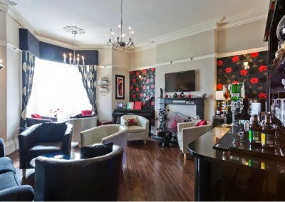 Lauriston Court Hotel Bar