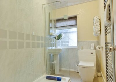 Room 5 - Bathroom