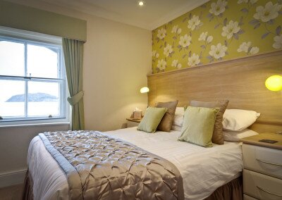 Room 9 Lauriston Court