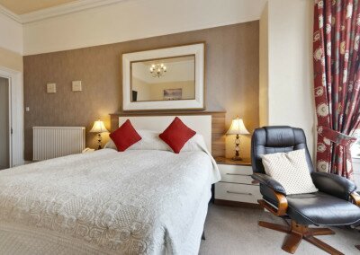 Room 4 Lauriston Court