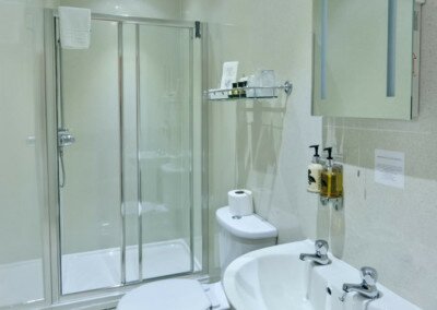 Room 4 Bathroom Lauriston Court
