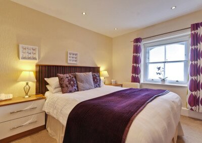 Room 10 Lauriston Court