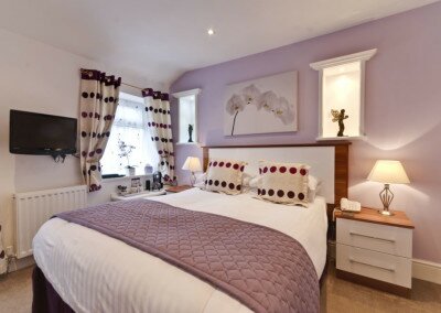 Room 11 Lauriston Court