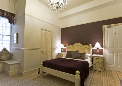 Room 1 Lauriston Court