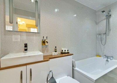 Room 2 Bathroom Lauriston Court